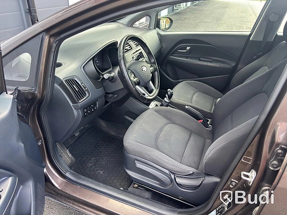 Kia Rio 13 of 27