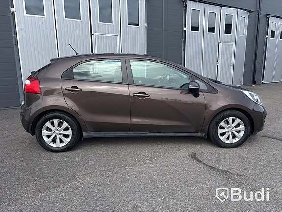 Kia Rio 10 of 27