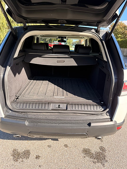 Land Rover Range Rover Sport 6 of 17