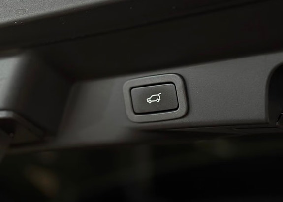 Land Rover Range Rover Sport 17 of 17