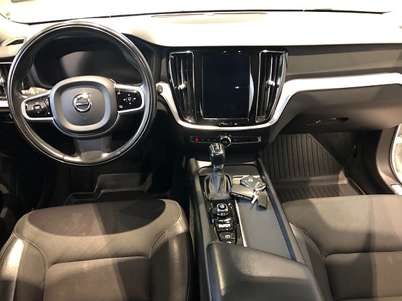 Volvo V60 Cross Country 8 of 9