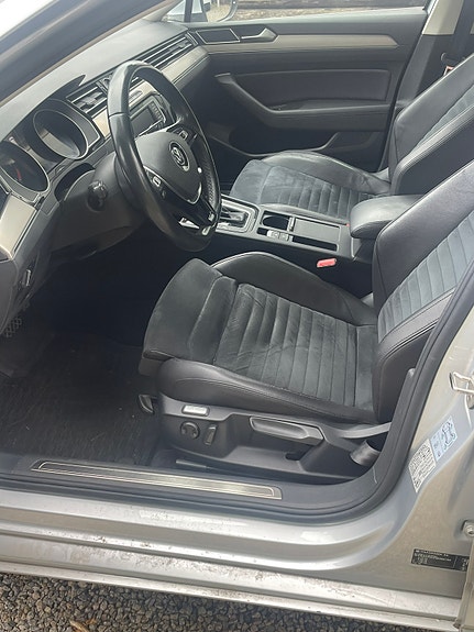 Volkswagen Passat 8 of 12