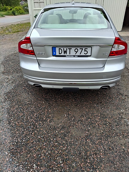 Volvo S80 2 of 10