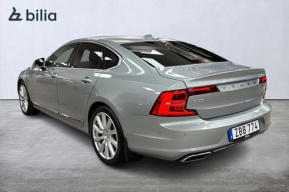 Volvo S90 2 of 21