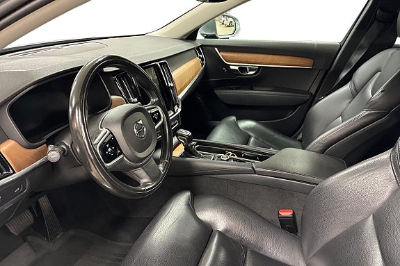 Volvo S90 16 of 21