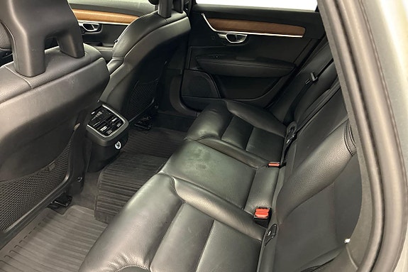 Volvo S90 13 of 21