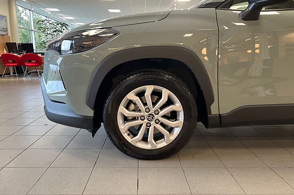 Toyota Corolla Cross 17 of 21