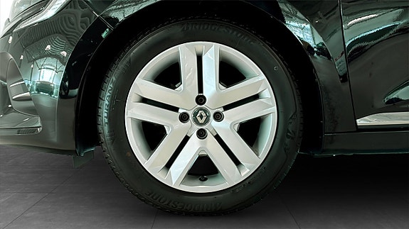Renault Clio 9 of 23