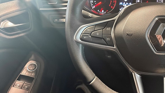 Renault Clio 15 of 23