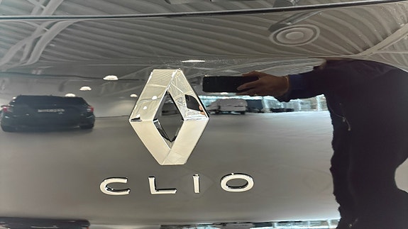 Renault Clio 23 of 23