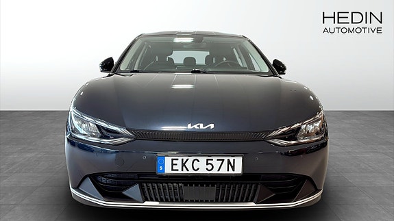 Kia EV6 8 of 12