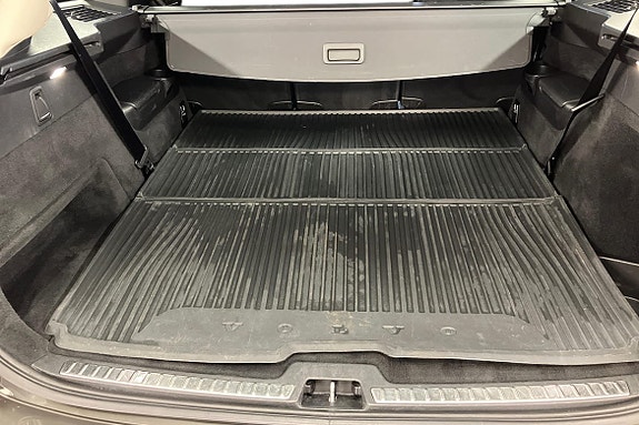 Volvo XC90 10 of 25
