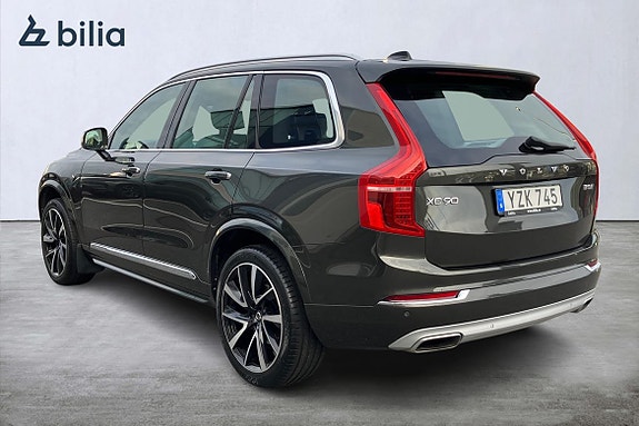 Volvo XC90 2 of 25