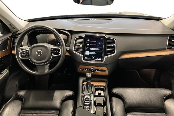 Volvo XC90 12 of 25