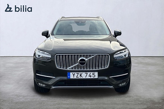 Volvo XC90 4 of 25