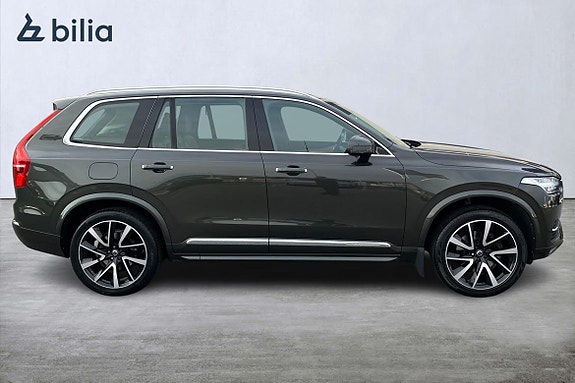 Volvo XC90 16 of 25