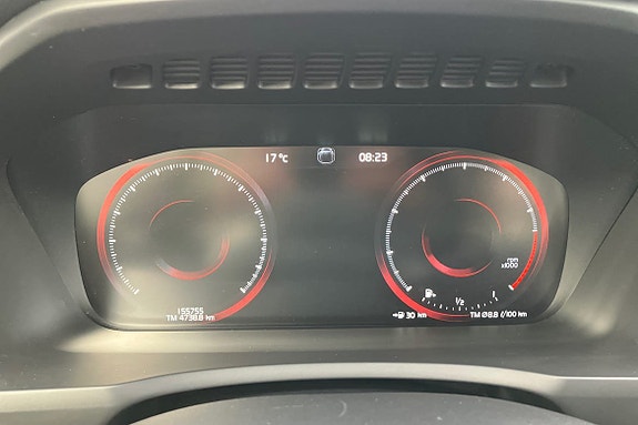 Volvo XC90 18 of 25