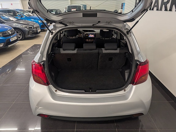 Toyota Yaris 6 of 16