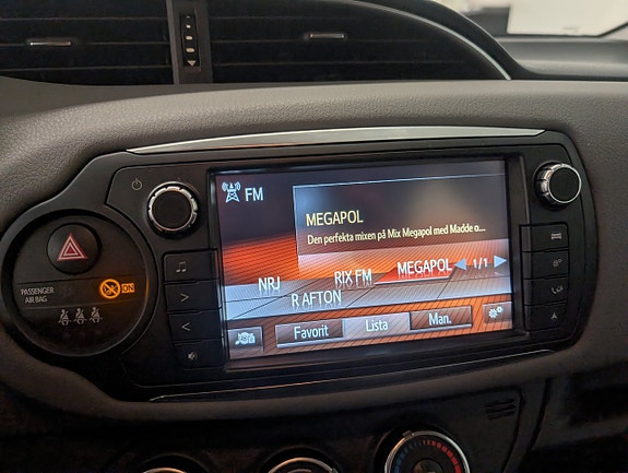 Toyota Yaris 15 of 16