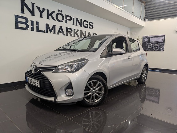 Toyota Yaris 2 of 16