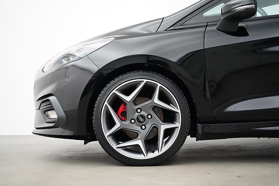 Ford Fiesta 2 of 25