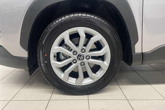 Toyota Corolla Cross 17 of 21