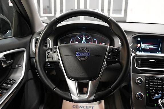 Volvo V60 Cross Country 10 of 20