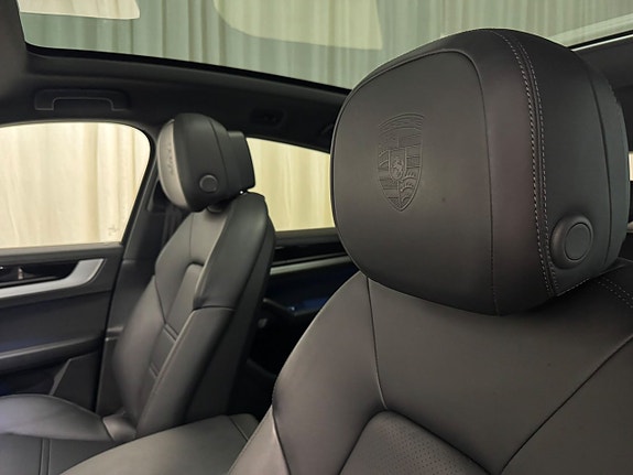 Porsche Cayenne 21 of 30
