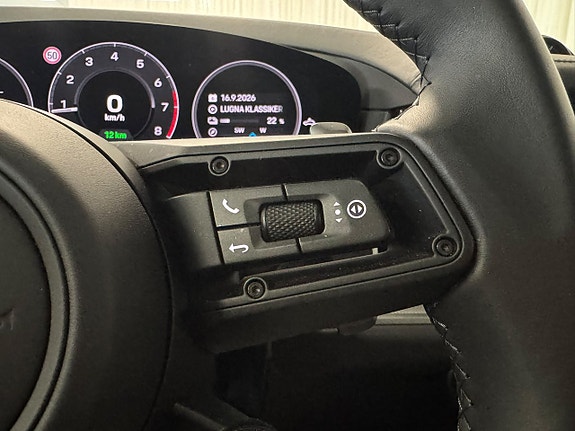Porsche Cayenne 16 of 30