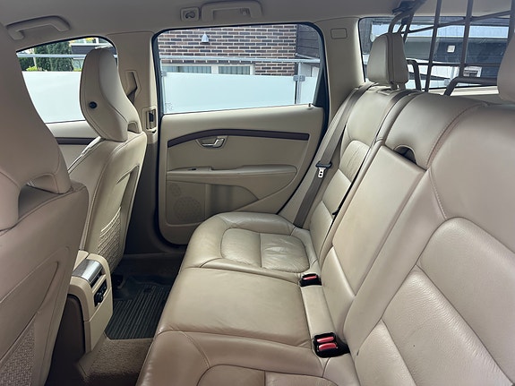 Volvo XC70 4 of 4