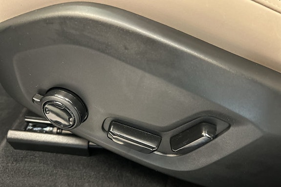 Volvo XC60 16 of 26