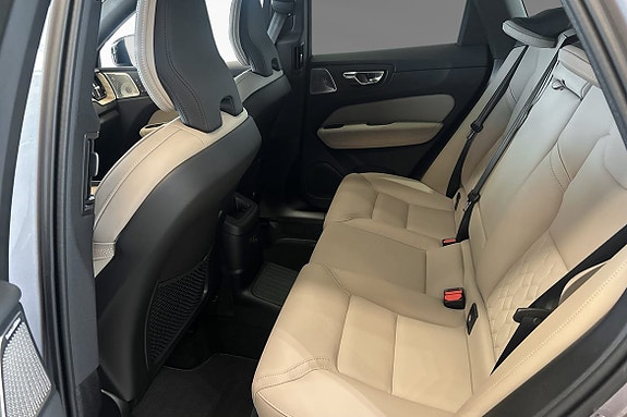 Volvo XC60 8 of 26