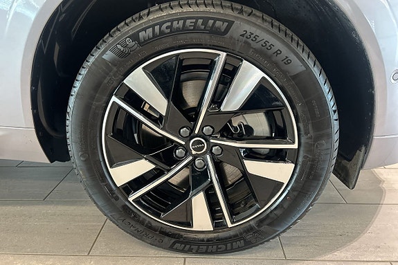 Volvo XC60 12 of 26