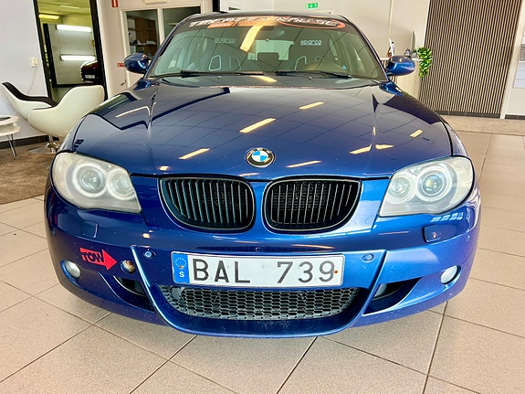 BMW 130i 3 of 12