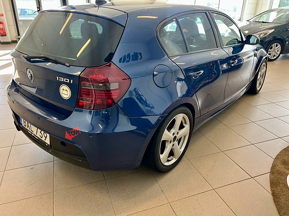 BMW 130i 10 of 12