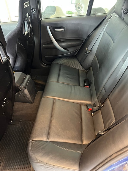 BMW 130i 9 of 12