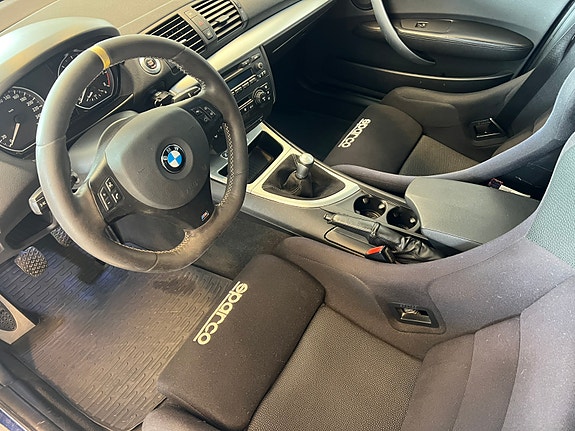 BMW 130i 7 of 12