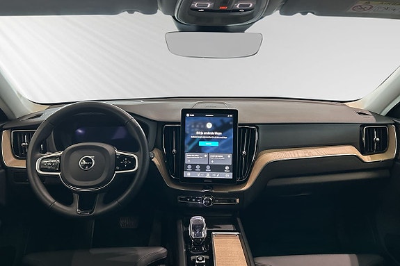 Volvo XC60 9 of 17