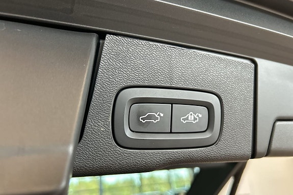 Volvo XC60 15 of 17