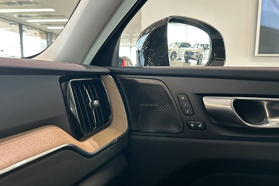 Volvo XC60 21 of 28