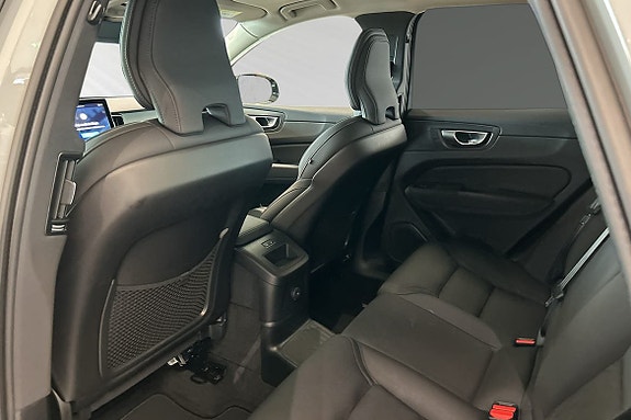 Volvo XC60 8 of 17