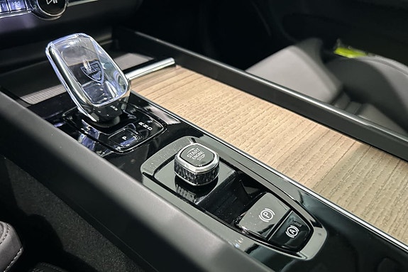 Volvo XC60 17 of 17