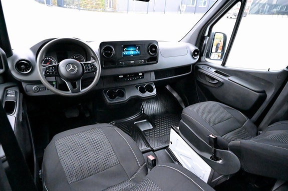 Mercedes-Benz Sprinter 319 13 of 20