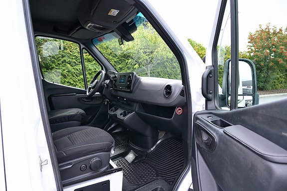 Mercedes-Benz Sprinter 319 11 of 20