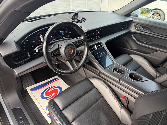 Porsche Taycan 5 of 15