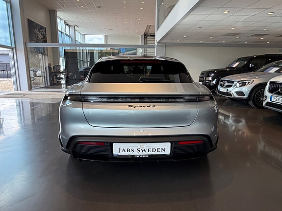 Porsche Taycan 4 of 15