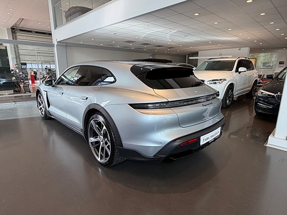 Porsche Taycan 3 of 15