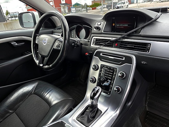 Volvo XC70 17 of 22