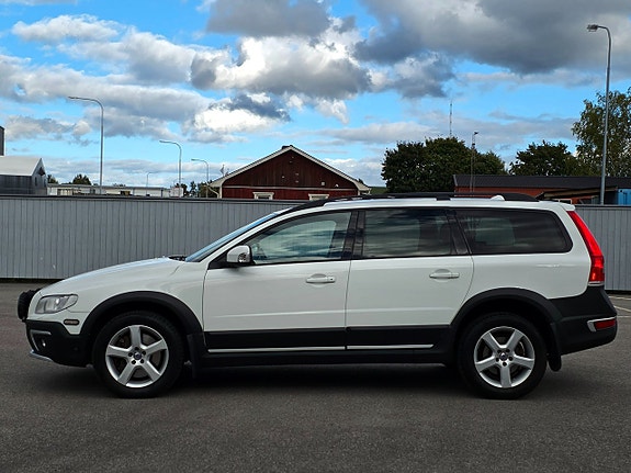 Volvo XC70 10 of 22