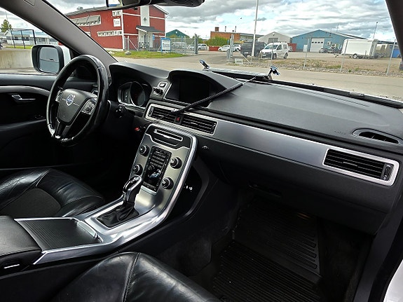 Volvo XC70 18 of 22